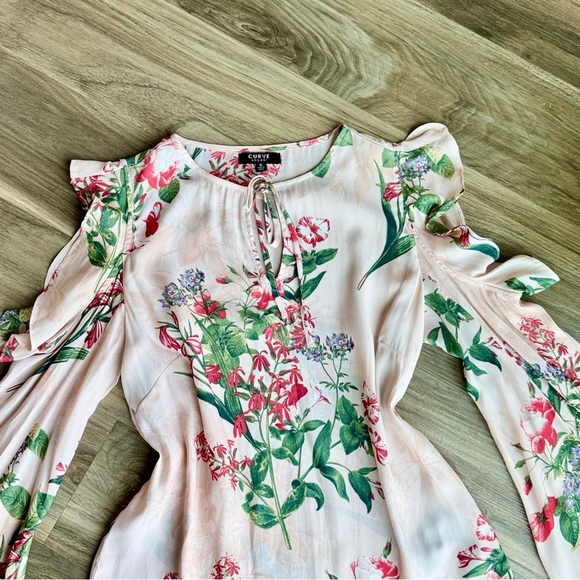Curve Appeal Pink Floral Ruffled Cold Shoulder Flutter sleeve Blouse – Size S - Picture 2 of 11